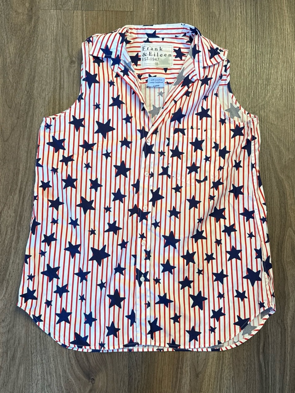 Frank & Eileen Red, White & Navy Sleeveless Button-Down Star Stripe Top. MED
